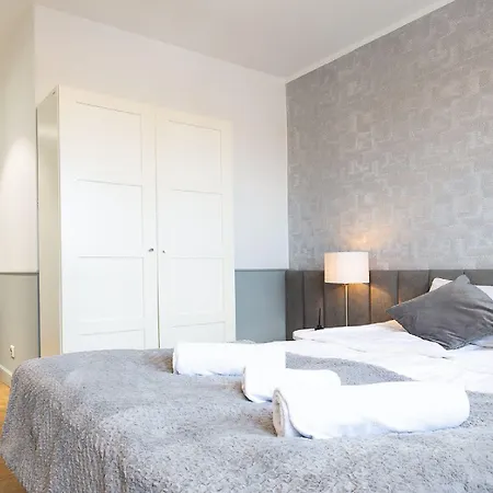 Moon * Γκντανσκ